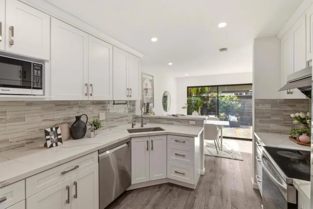670 San Antonio Road #28 Palo Alto, CA 94306