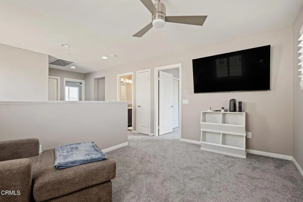 573 Xanadu Way Oxnard, CA 93036