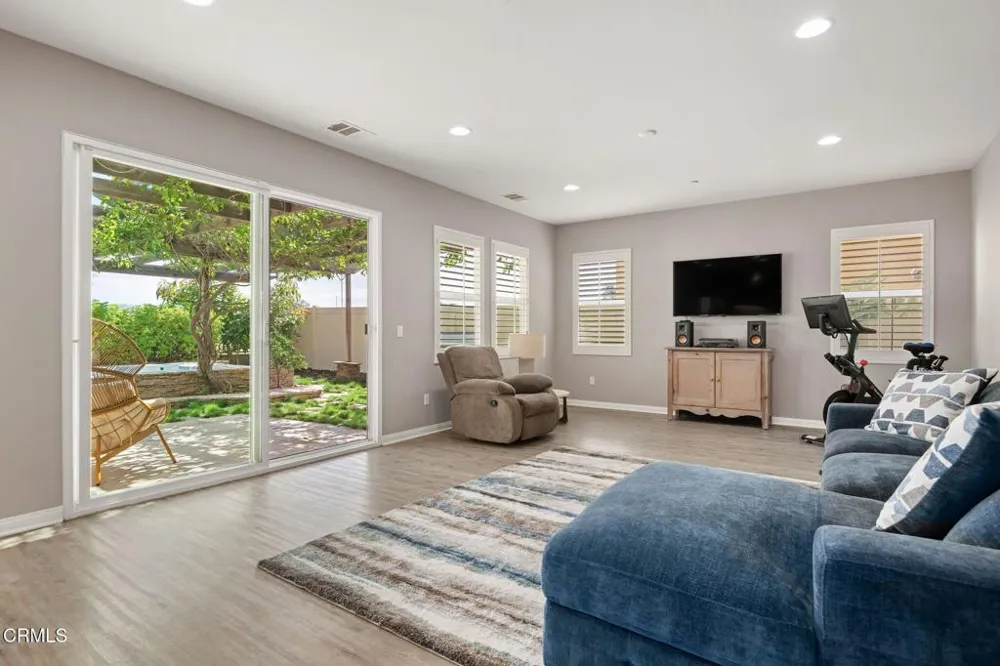573 Xanadu Way Oxnard, CA 93036