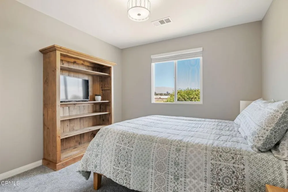 573 Xanadu Way Oxnard, CA 93036