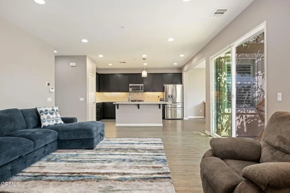 573 Xanadu Way Oxnard, CA 93036