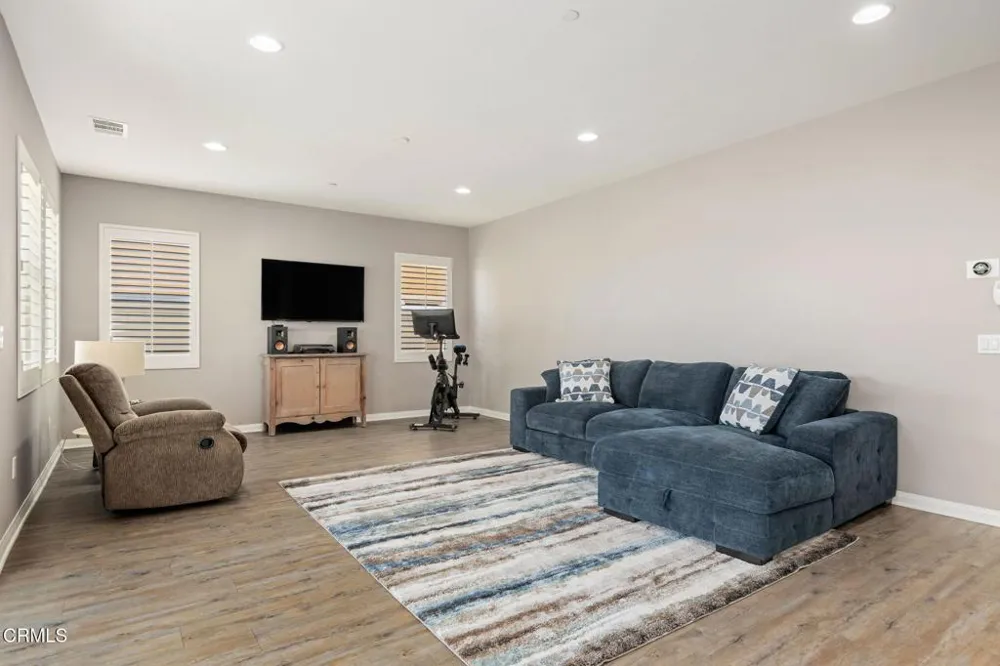 573 Xanadu Way Oxnard, CA 93036