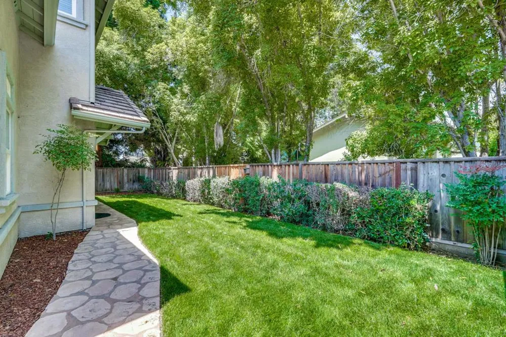 274 Skyview Court Mountain View, CA 94043
