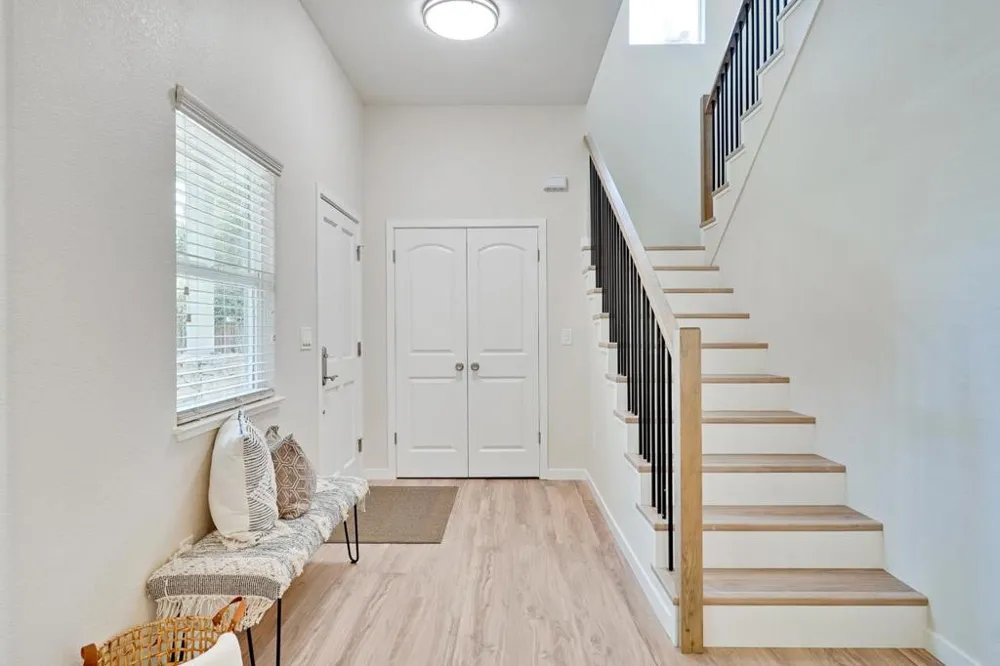 274 Skyview Court Mountain View, CA 94043