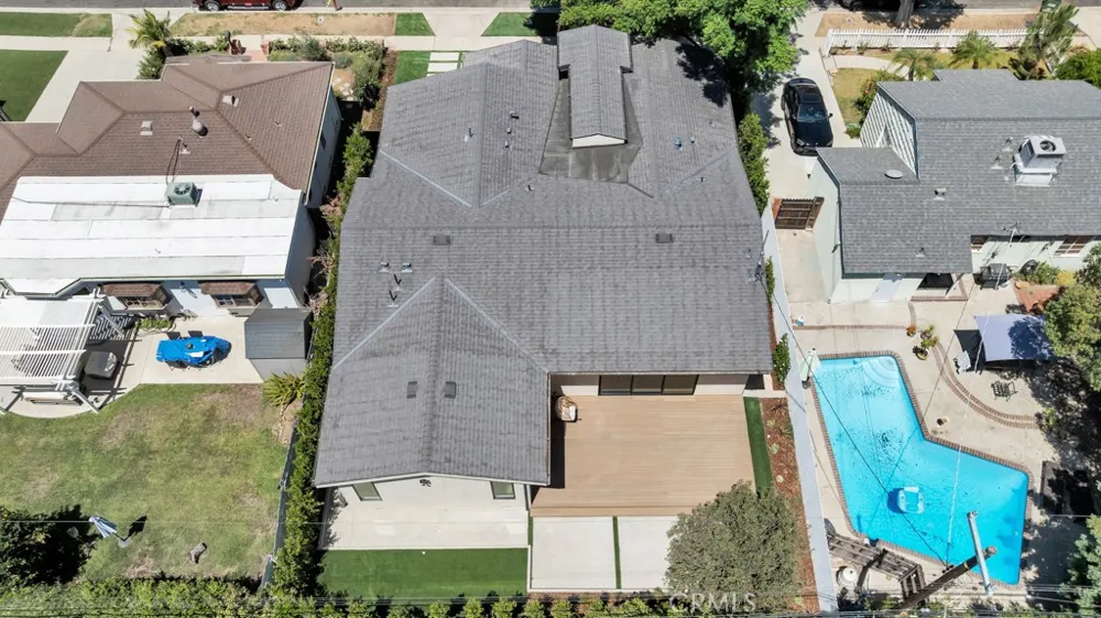 17534 Collins Encino, CA 91316