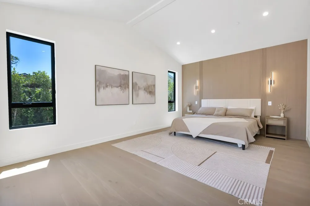 17534 Collins Encino, CA 91316