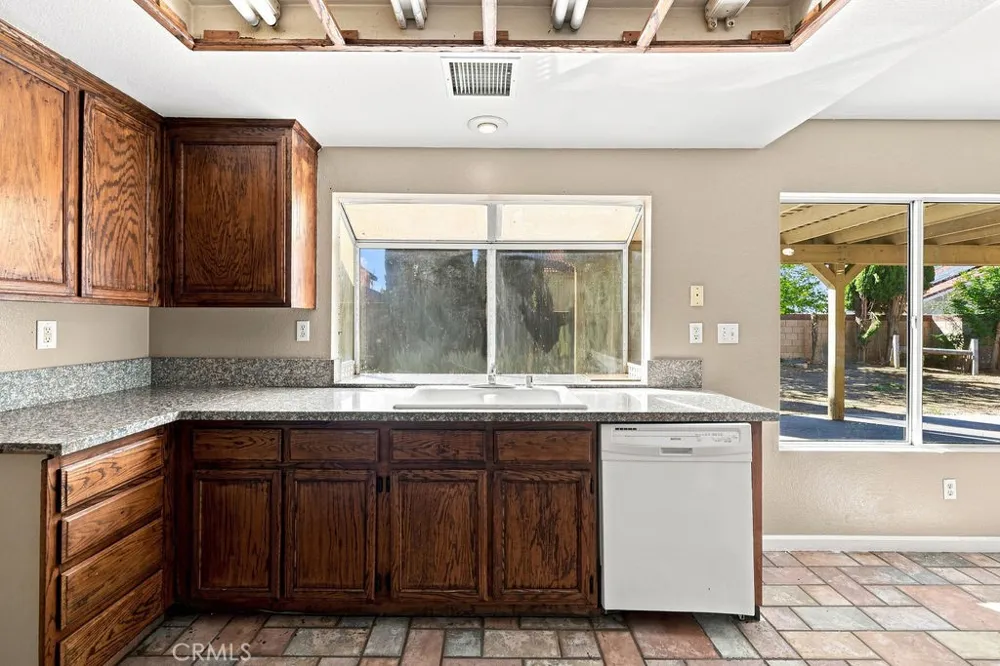 38841 Dianron Palmdale, CA 93551