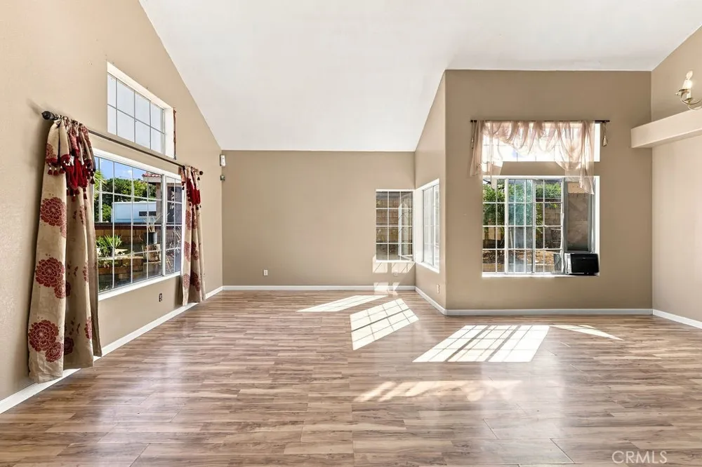 38841 Dianron Palmdale, CA 93551
