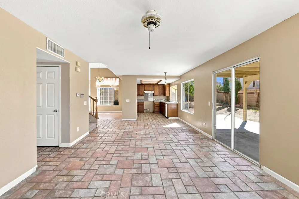38841 Dianron Palmdale, CA 93551