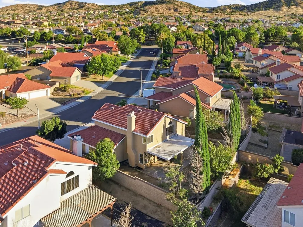 38841 Dianron Palmdale, CA 93551