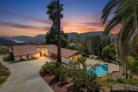 2450 Vista Lago Ter