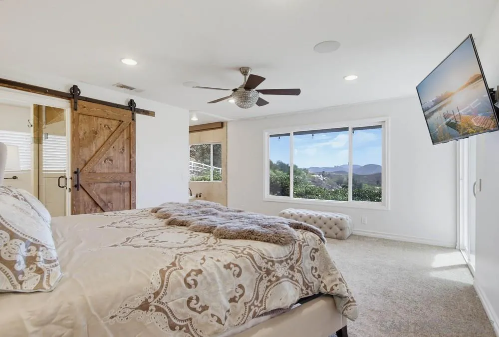 2450 Vista Lago Ter Escondido, CA 92029