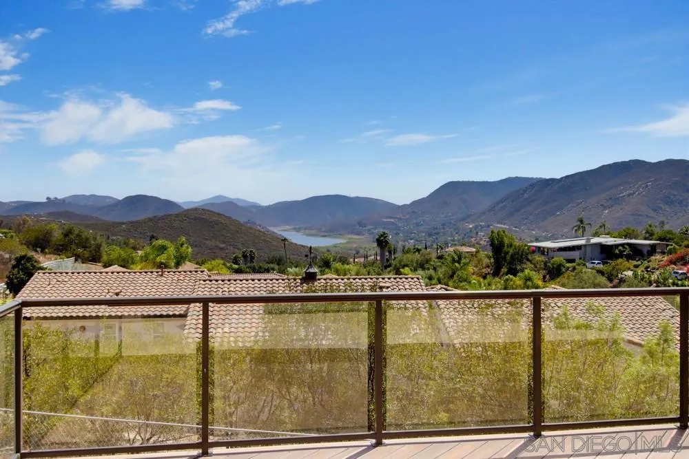 2450 Vista Lago Ter Escondido, CA 92029