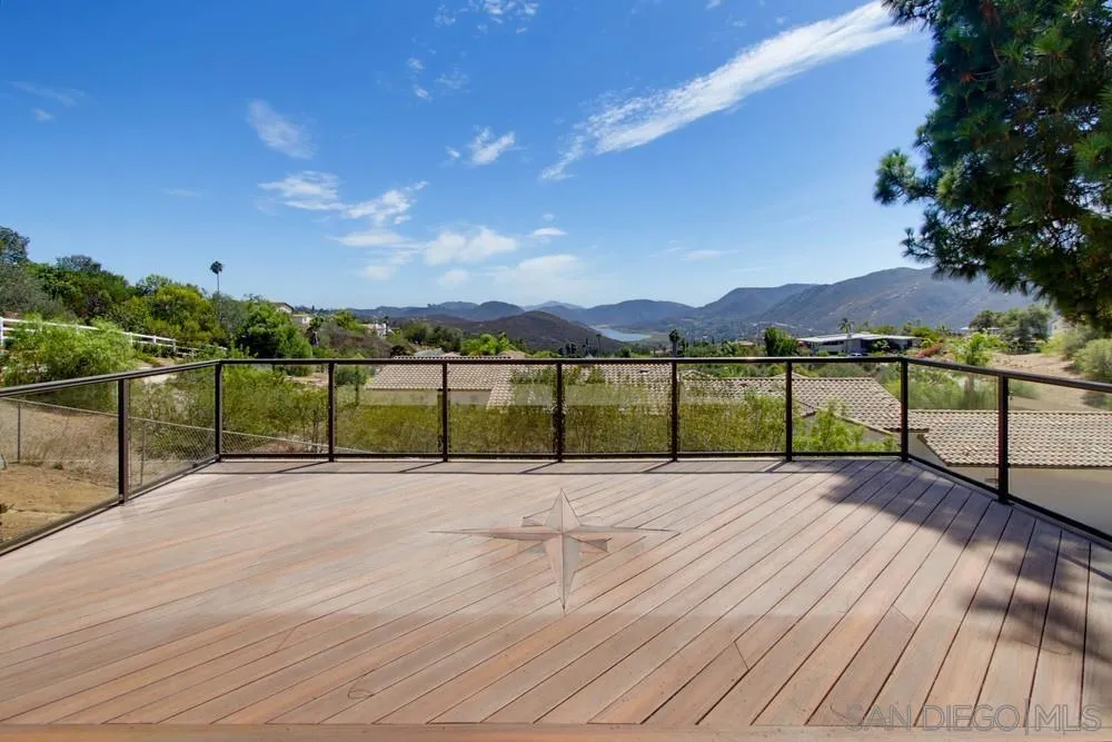 2450 Vista Lago Ter Escondido, CA 92029
