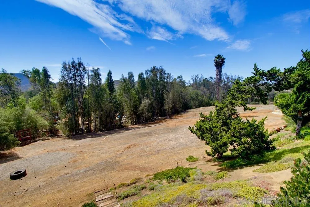 2450 Vista Lago Ter Escondido, CA 92029