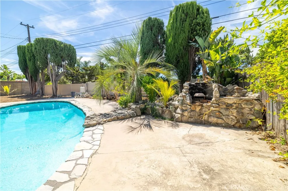 948 W Buffington Upland, CA 91784
