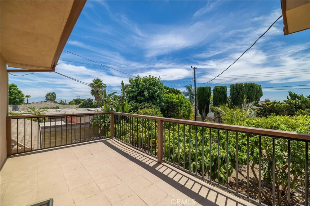 948 W Buffington Upland, CA 91784