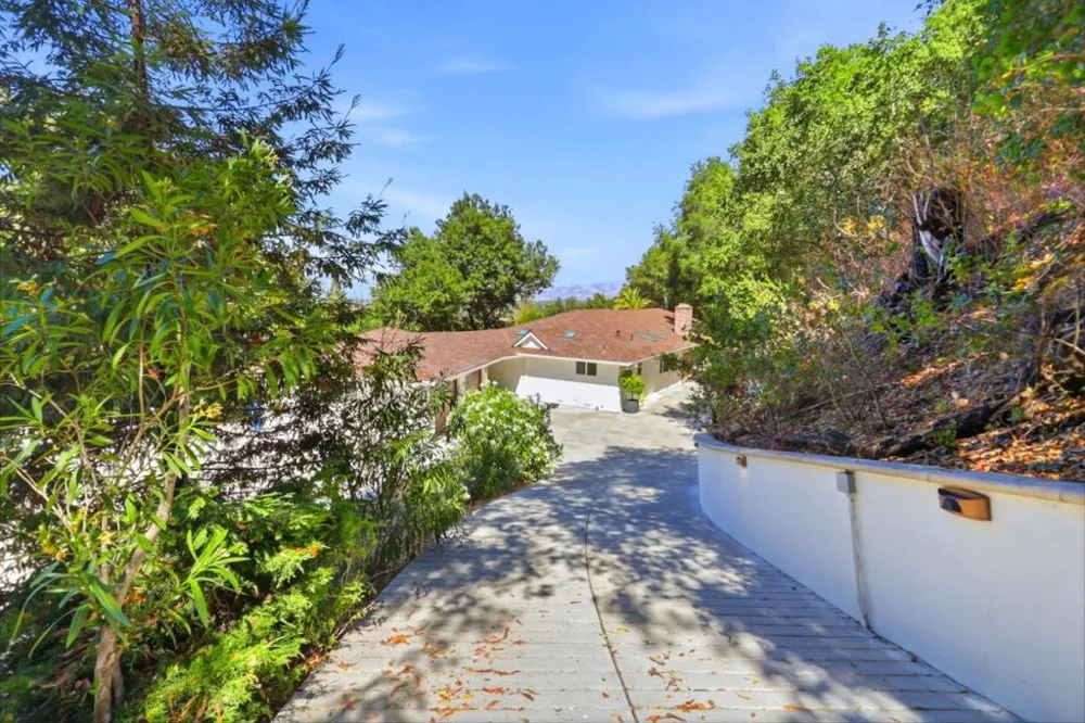 15560 Blossom Hill Road Los Gatos, CA 95032