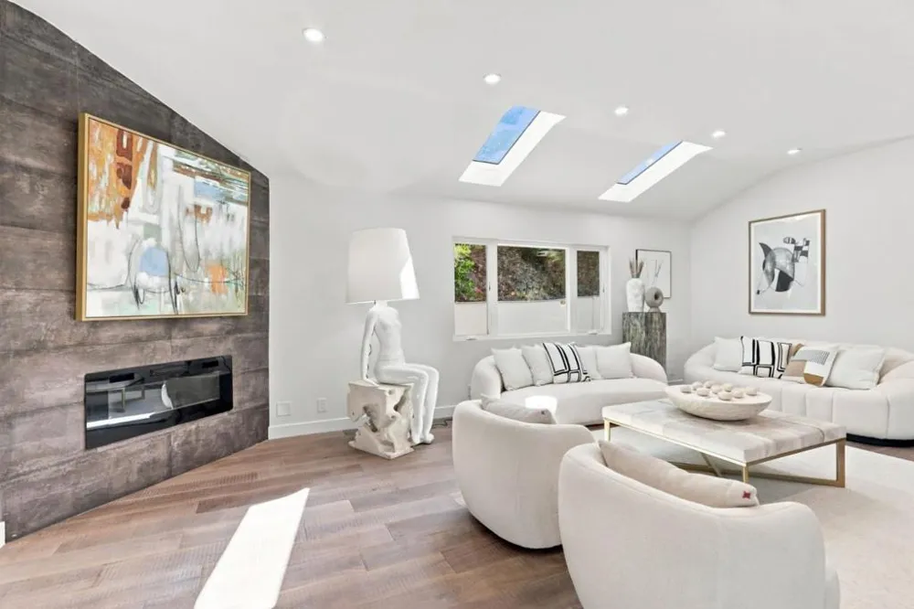 15560 Blossom Hill Road Los Gatos, CA 95032