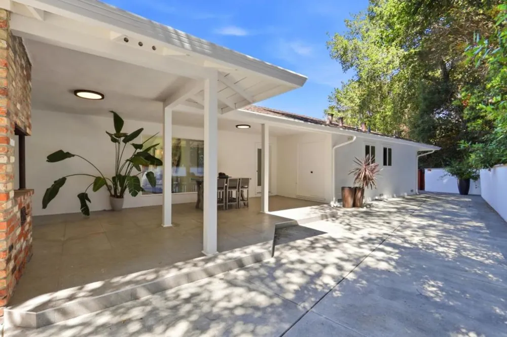 15560 Blossom Hill Road Los Gatos, CA 95032