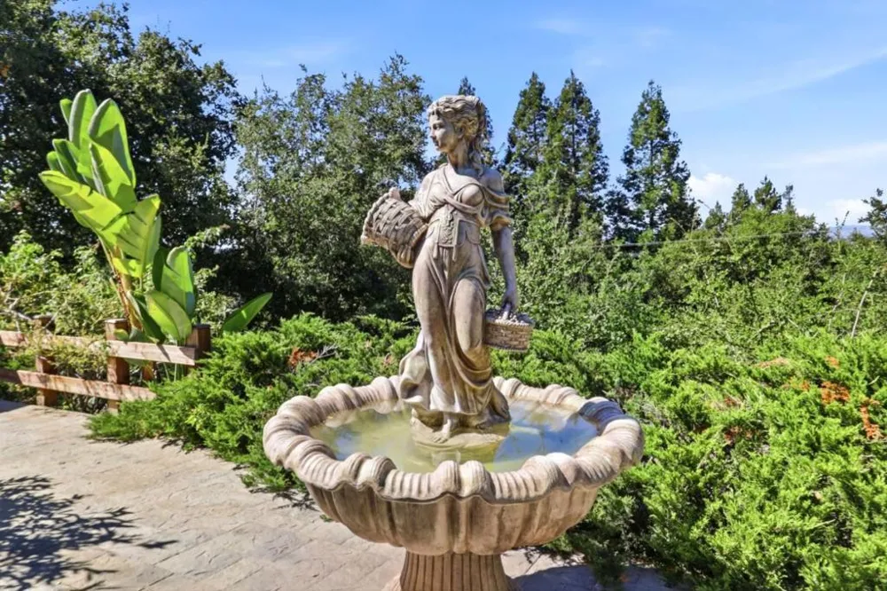 15560 Blossom Hill Road Los Gatos, CA 95032