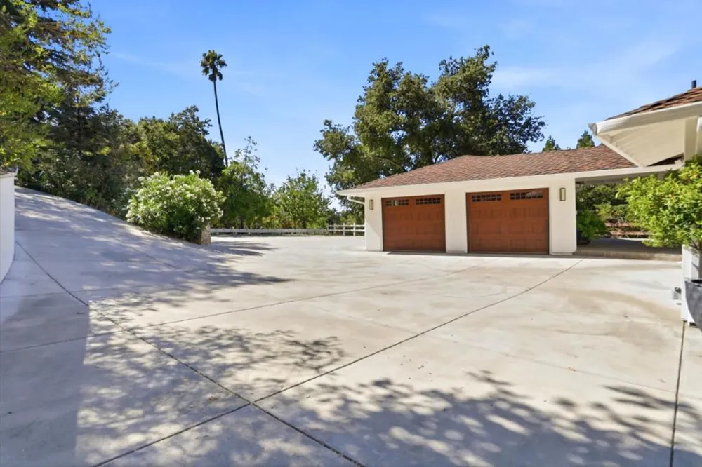 15560 Blossom Hill Road Los Gatos, CA 95032