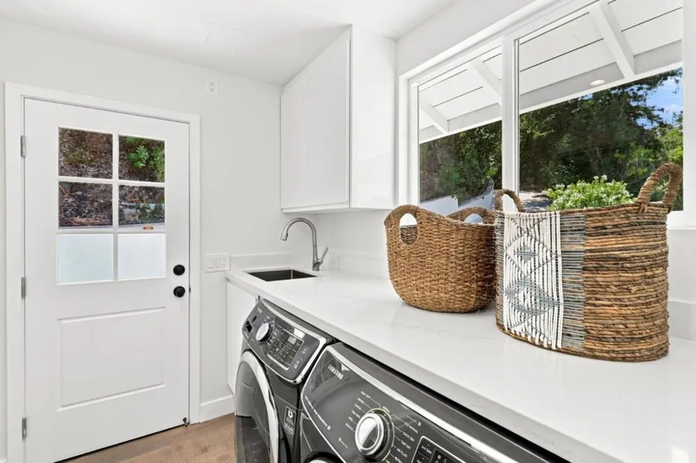 15560 Blossom Hill Road Los Gatos, CA 95032
