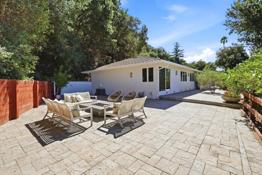 15560 Blossom Hill Road Los Gatos, CA 95032