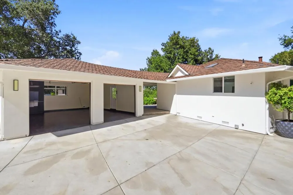 15560 Blossom Hill Road Los Gatos, CA 95032