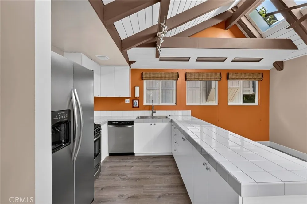 594 W Victoria Court Lake Arrowhead, CA 92352