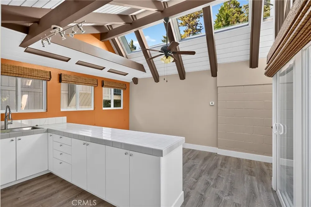 594 W Victoria Court Lake Arrowhead, CA 92352