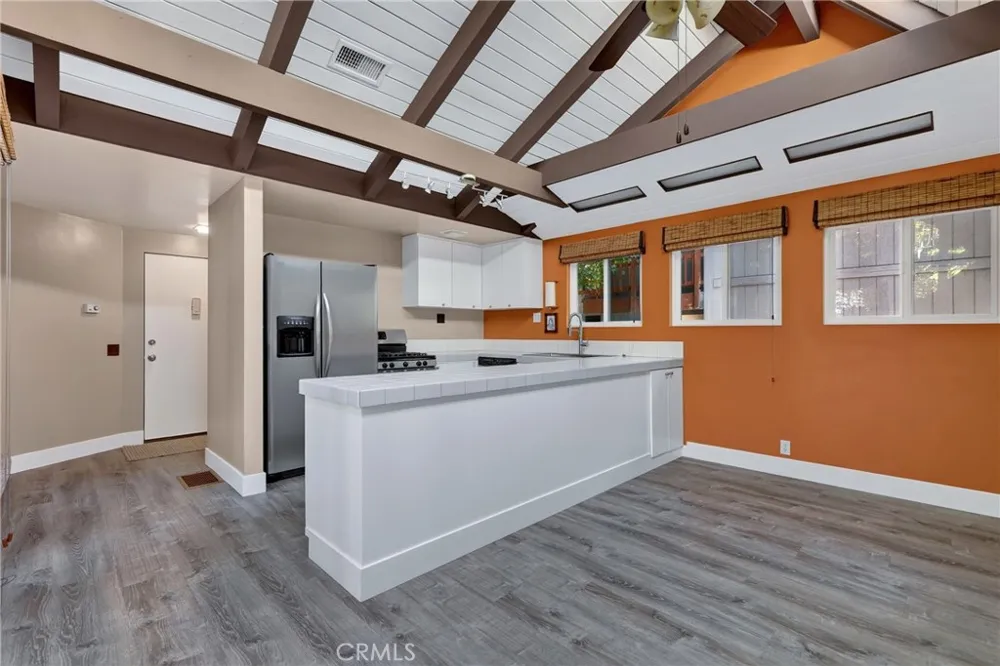 594 W Victoria Court Lake Arrowhead, CA 92352