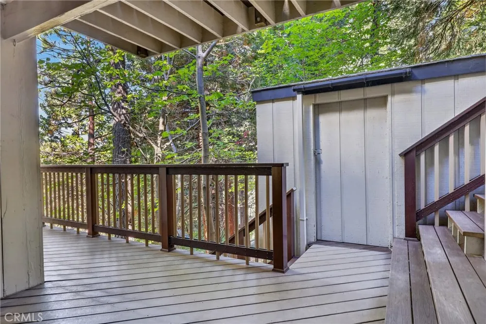 594 W Victoria Court Lake Arrowhead, CA 92352