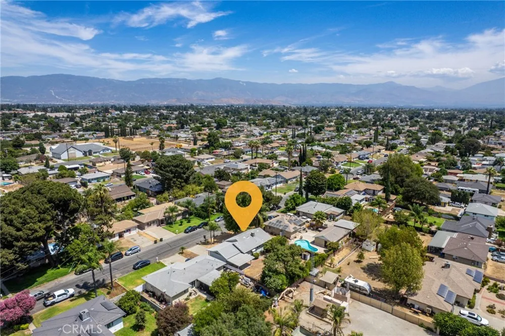 237 W Van Koevering Street Rialto, CA 92376