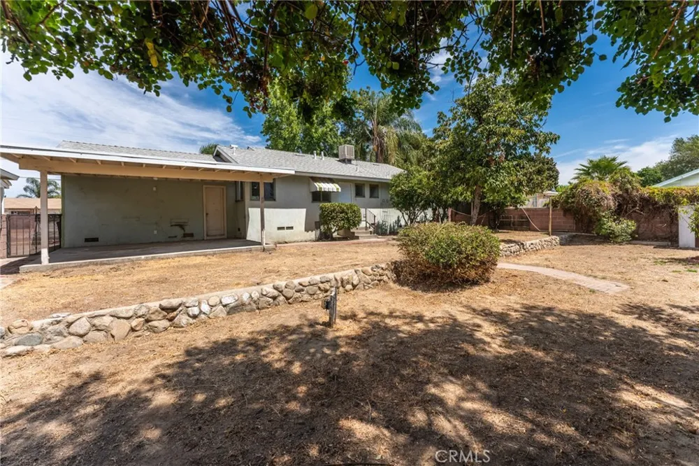 237 W Van Koevering Street Rialto, CA 92376