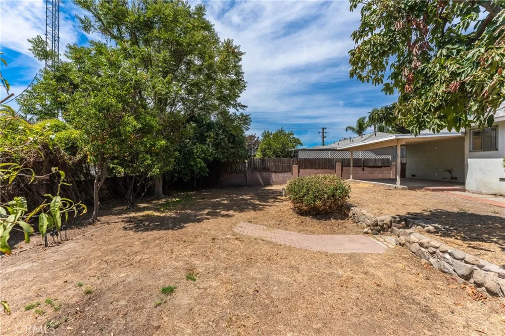 237 W Van Koevering Street Rialto, CA 92376