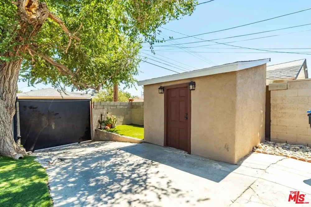 38538 30th Street Palmdale, CA 93550