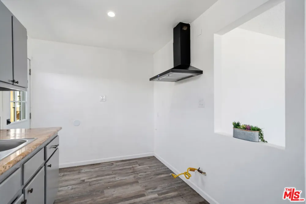38538 30th Street Palmdale, CA 93550