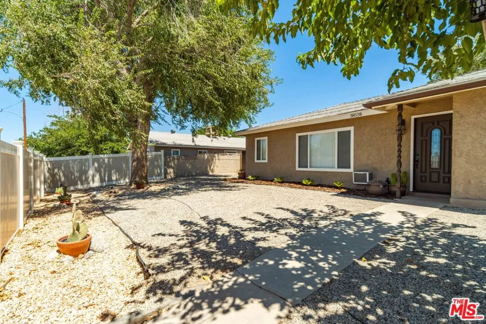38538 30th Street Palmdale, CA 93550
