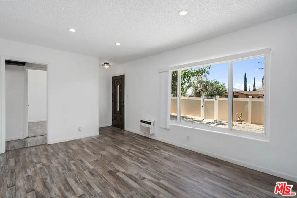 38538 30th Street Palmdale, CA 93550