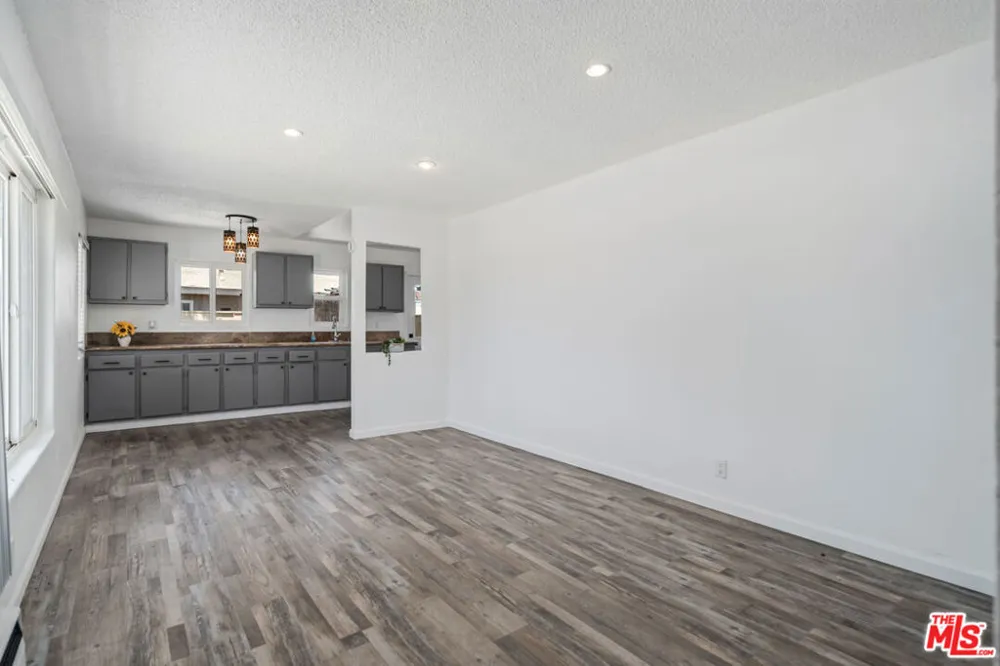 38538 30th Street Palmdale, CA 93550