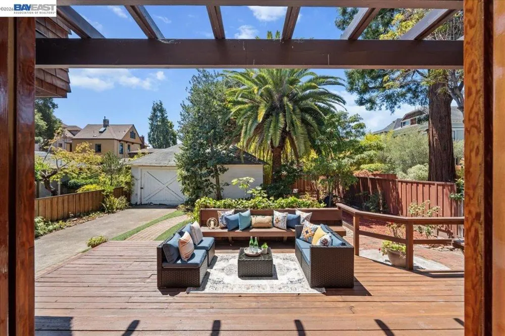 1612 San Antonio Ave Alameda, CA 94501
