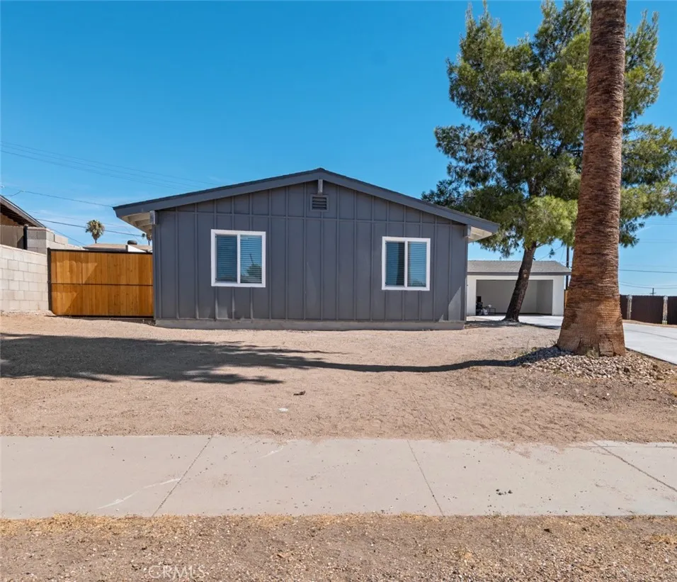 1213 E Virginia Way Barstow, CA 92311