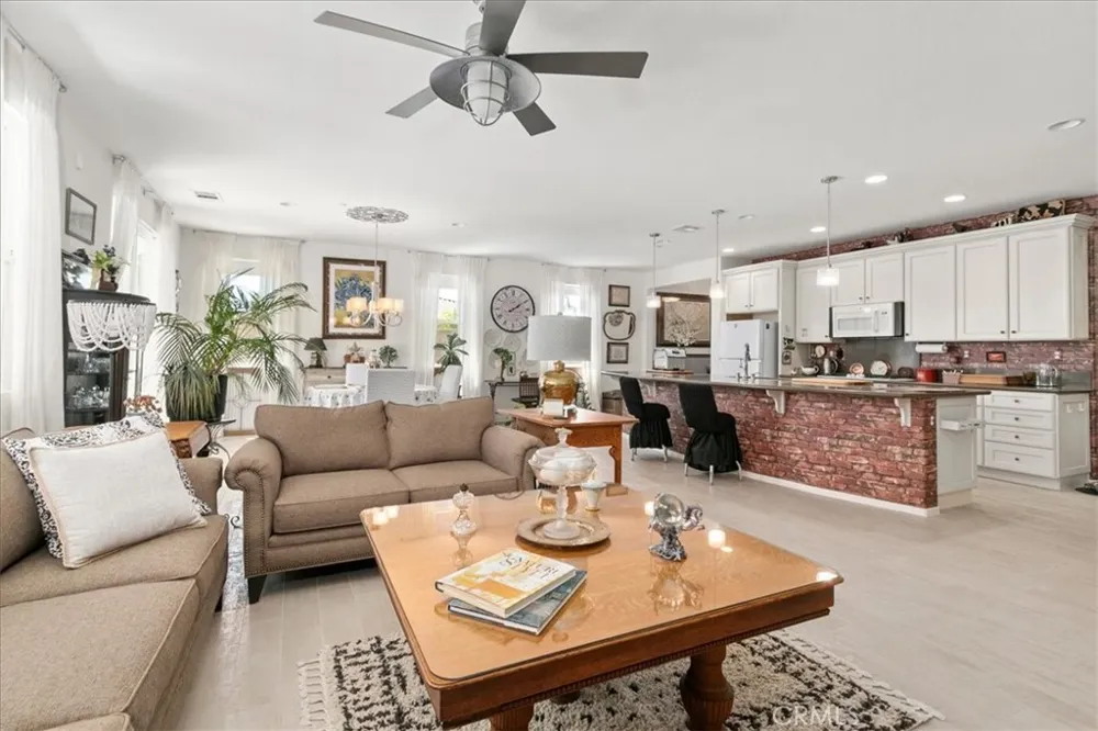 1463 Yarrow Beaumont, CA 92223