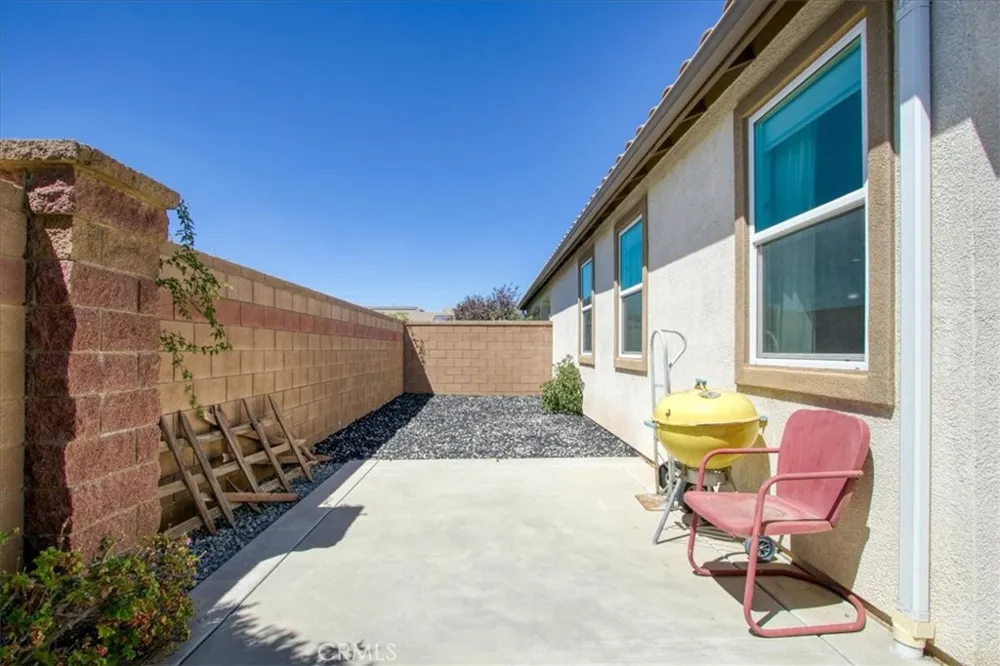 1463 Yarrow Beaumont, CA 92223