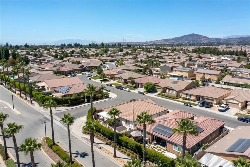 1463 Yarrow Beaumont, CA 92223