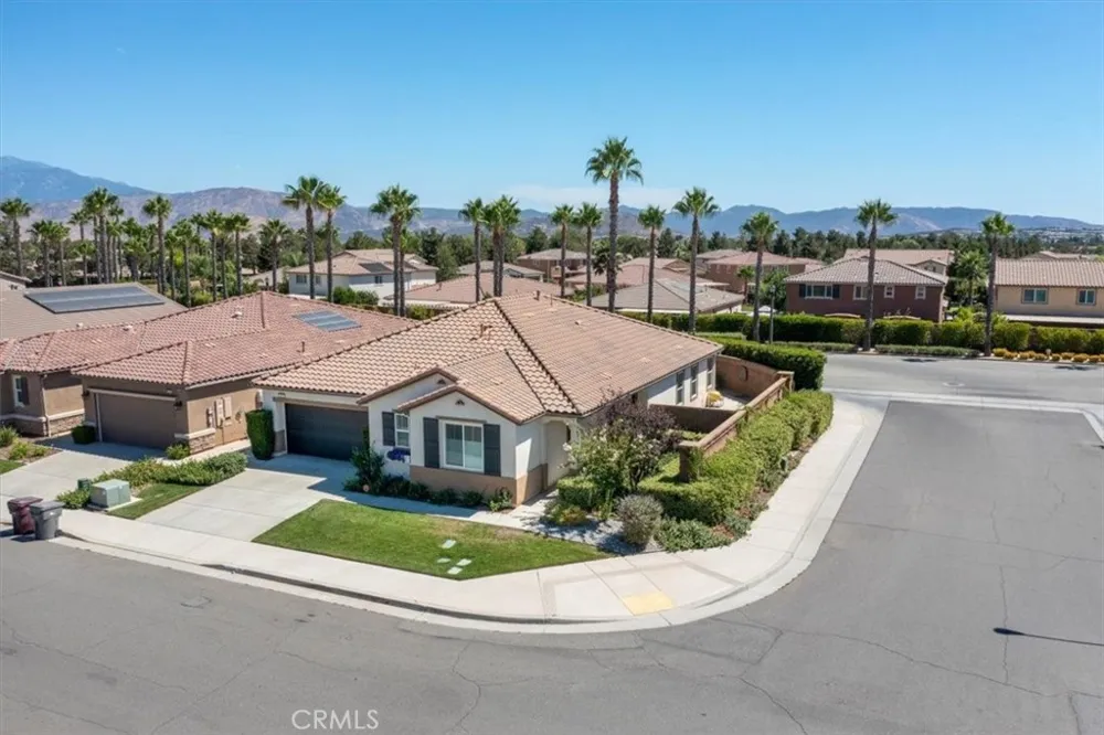 1463 Yarrow Beaumont, CA 92223
