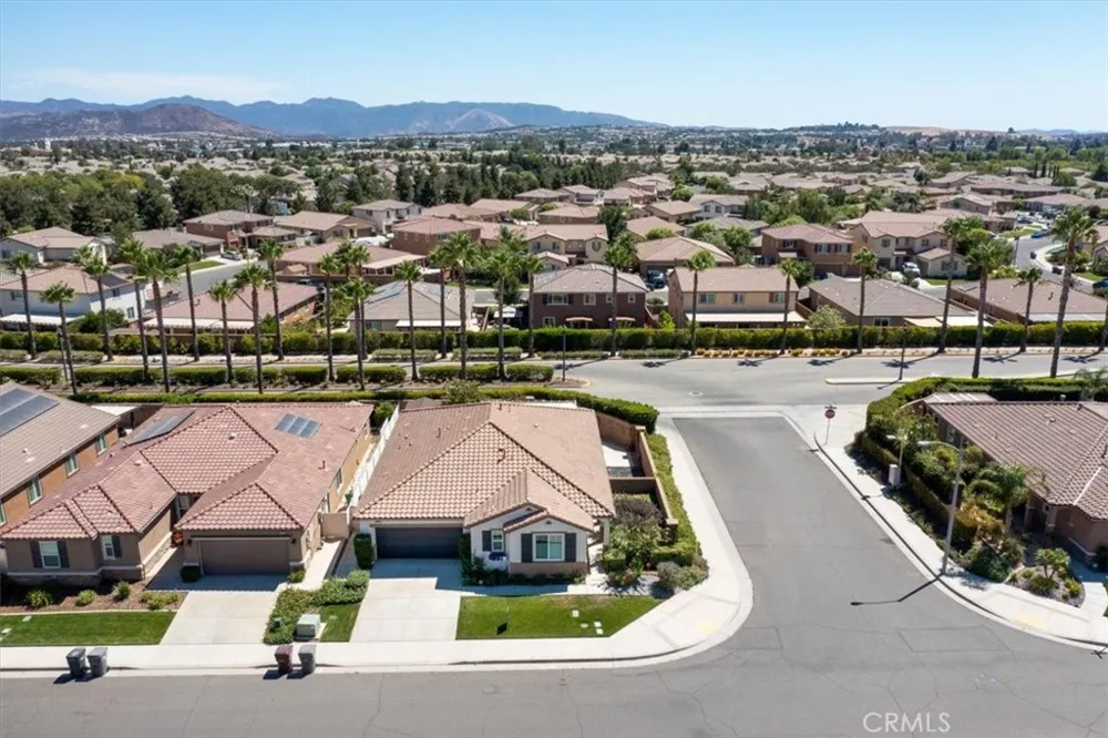 1463 Yarrow Beaumont, CA 92223