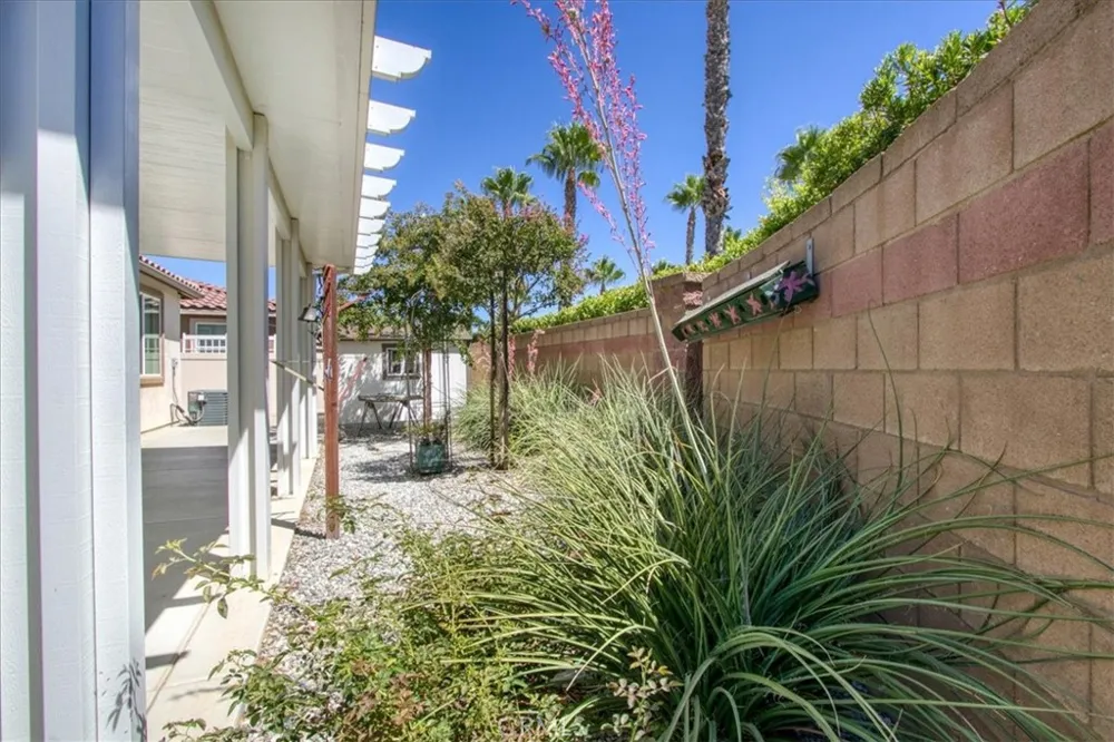 1463 Yarrow Beaumont, CA 92223