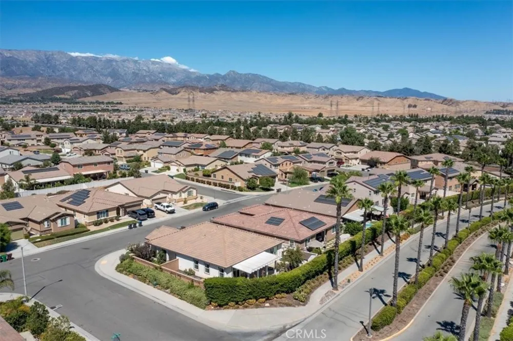 1463 Yarrow Beaumont, CA 92223